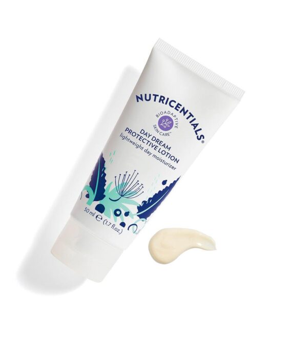 Cremă de zi pentru față – Day Dream Protective Lotion Lightweight Day Moisturizer SPF 30